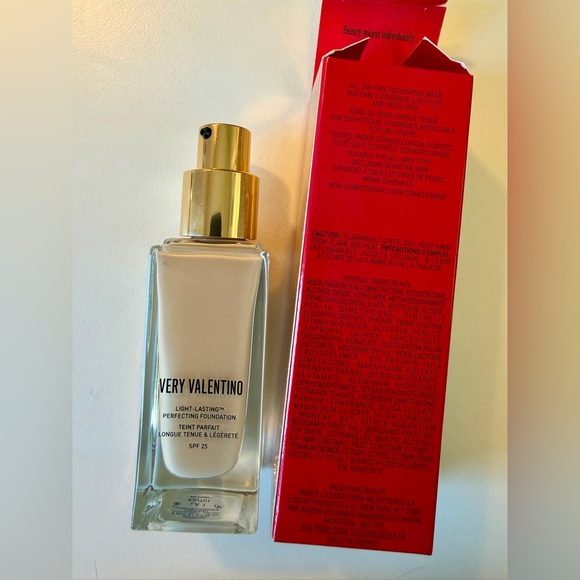 VERY VALENTINO 24 HOUR WEAR LIQUID FOUNDATIONshade LA1NEW w/out cap